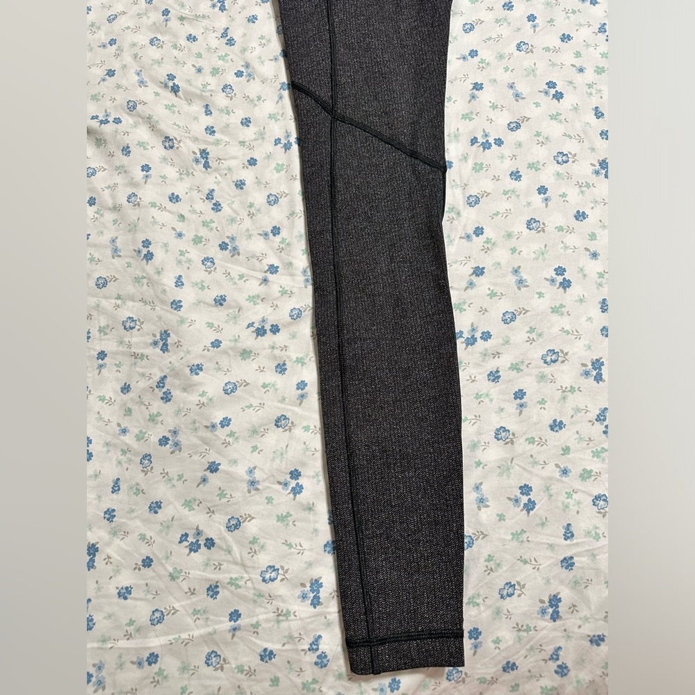 Lululemon Speed Tight V Power Luxtreme Variegated knit Heathered Black Size 4! - Picture 8 of 12